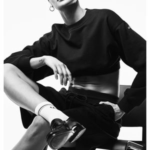 XS Alo Yoga Devotion Cropped Crewneck